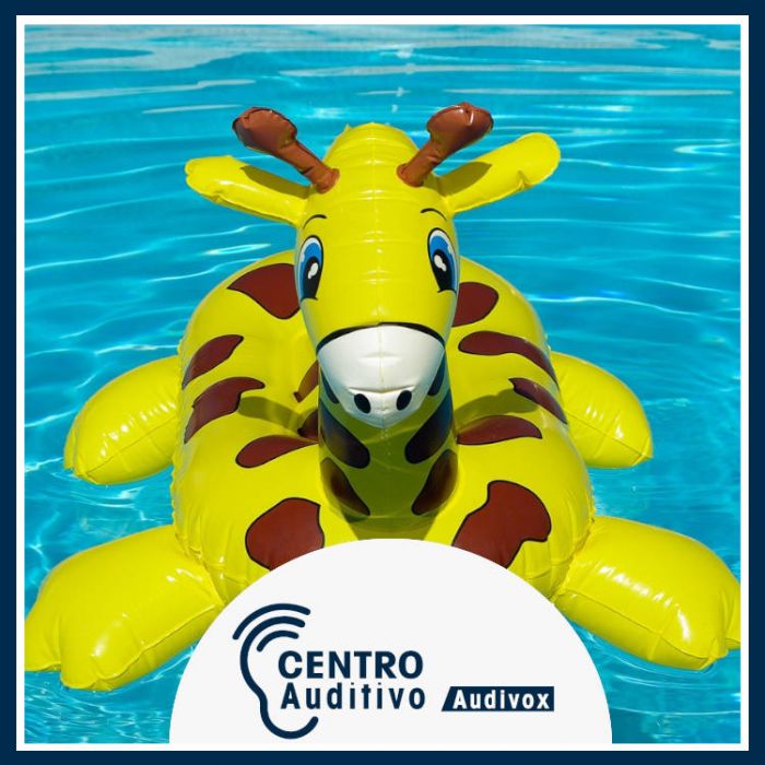Colchoneta en la piscina